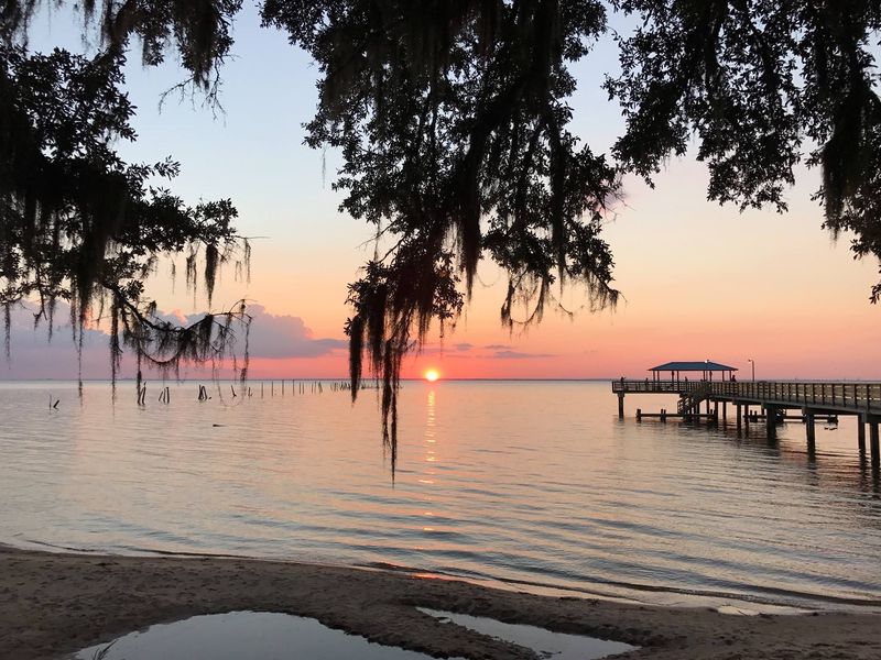 10 Alabama Beach Towns Locals Say Are Overrun Every Summer - Decor Hint Daphne