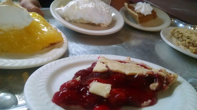 10 Old-School Indiana Buffets That Never Left The '80s - Decor Hint Knepp's Amish Kountry Korner - Washington