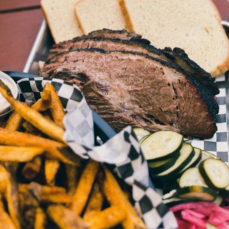 13 Washington BBQ Chicken Joints Serving Flavor Decades In The Making - Decor Hint Backyard BBQ & Grill
