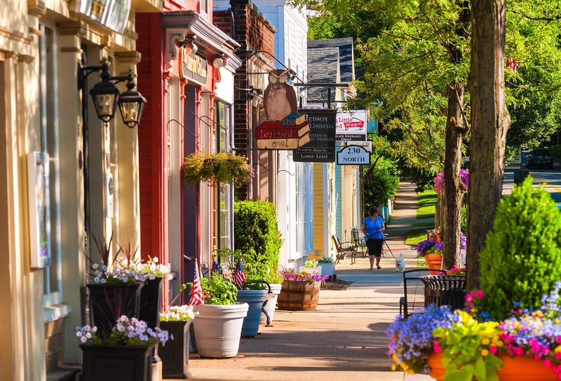 This Scenic Ohio Train Ride Is A Fun Adventure For All Ages - Decor Hint The Perfect Day-Trip Pairing - Town, Food & Fun