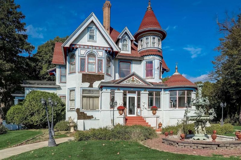 Victorian Queen Anne Homes