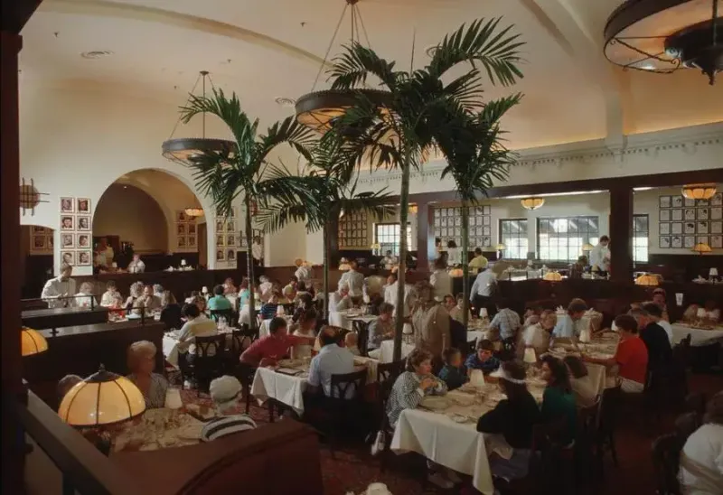 6 Florida Buffets Locals Line Up For And 6 That Are Totally Worth It - Decor Hint Hollywood Brown Derby