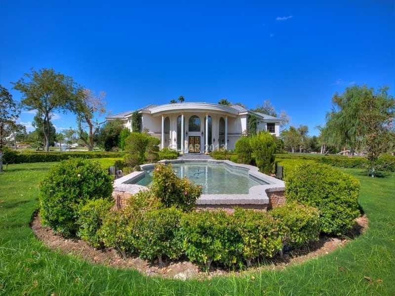 Overly Themed Las Vegas-Style Mansions