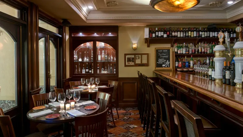 Minimalism Is Over In Illinois Restaurants And The Nostalgic Tavern Era Has Begun - Decor Hint Key Takeaways