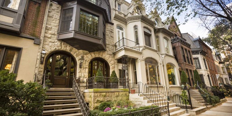 14 Illinois Home Types Predicted To Lose Value By 2026 And Why - Decor Hint Investment Properties in Declining Rental Markets