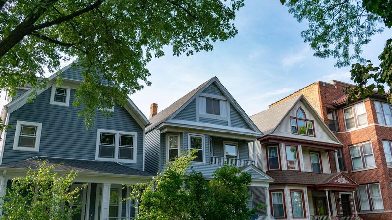 14 Illinois Home Types Predicted To Lose Value By 2026 And Why - Decor Hint Single-Family Homes in High-Tax Districts