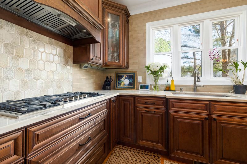 7 Kitchen Features That May Increase Your Home's Value - Decor Hint Farmhouse or Deep Basin Sink