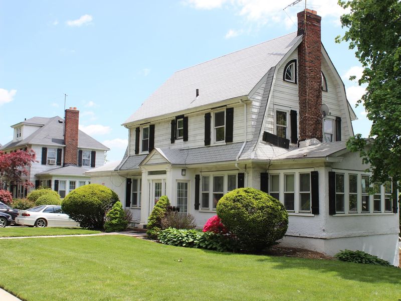 12 Classic Ohio House Styles Making A Comeback - Decor Hint Dutch Colonial Revivals
