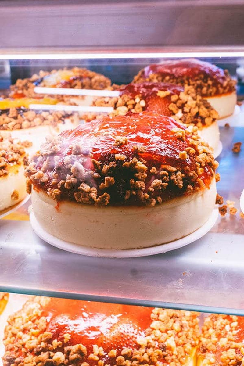 New York Foods Locals Can't Live Without - Decor Hint Junior's Cheesecake