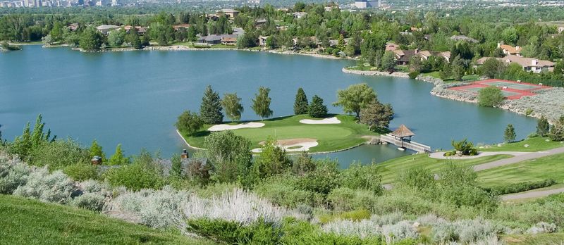 13 Types Of Homes In Nevada Predicted To Gain Value By 2026 (With 6 Likely To Do Best) - Decor Hint Golf Course Community Homes