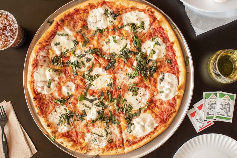 14 California Pizzerias Keeping Old-School Family Recipes Alive - Decor Hint Luigi's Pizzeria - Anaheim
