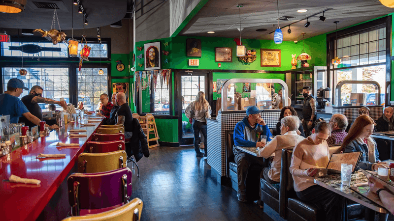 Boston Restaurants That Feel Like Family Gatherings - Decor Hint The Friendly Toast