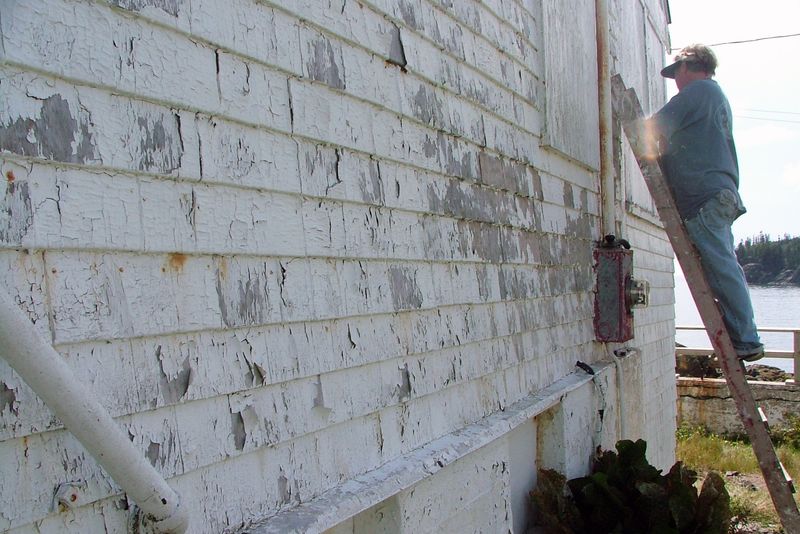 DIY Projects That Are Surprisingly Illegal In Some States, From California To Ohio - Decor Hint Scraping Lead Paint