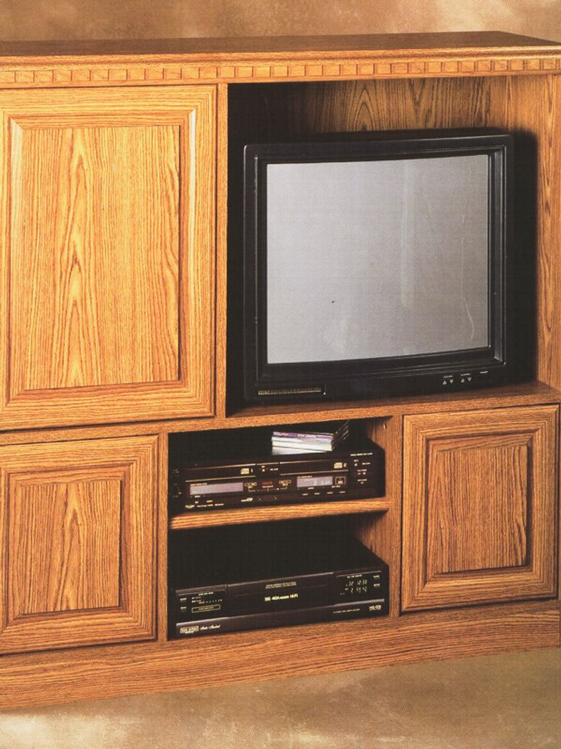 Big Moves In Arizona’s Retro Market: 14 Items Soar, 6 Dive - Decor Hint Mass-Produced 1990s Furniture Pieces