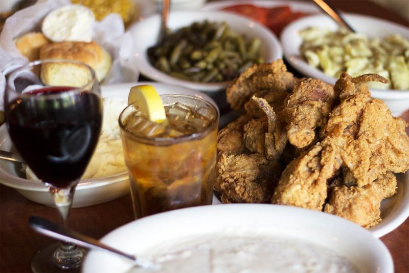 20 Illinois Small-Town Dining Destinations That Delight Every Time - Decor Hint Giant City Lodge Restaurant, Makanda