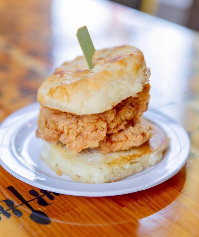 Atlanta Chicken Biscuit Spots Locals Say Are Worth Getting Up Early For - Decor Hint Highland Bakery