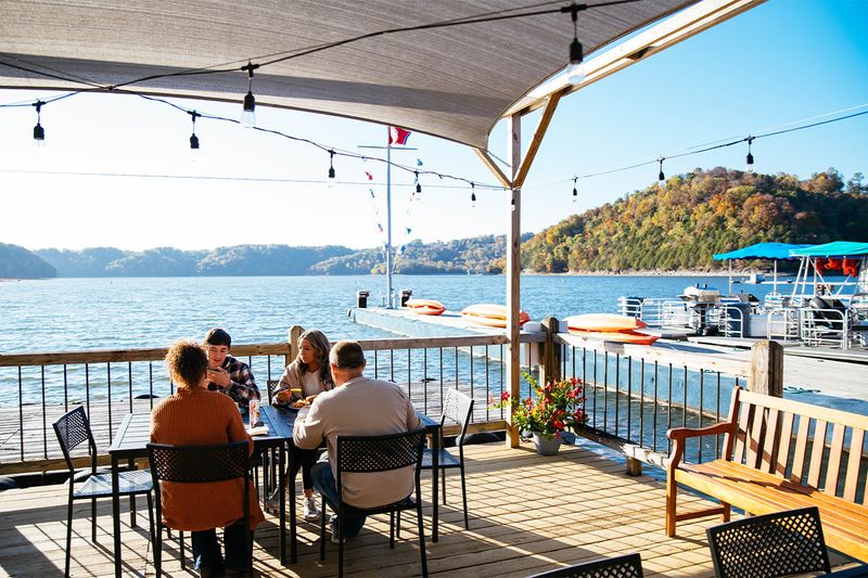 12 Tennessee Waterfront Restaurants So Beautiful The Meal's Just A Bonus - Decor Hint Lakeside Restaurant & General Store