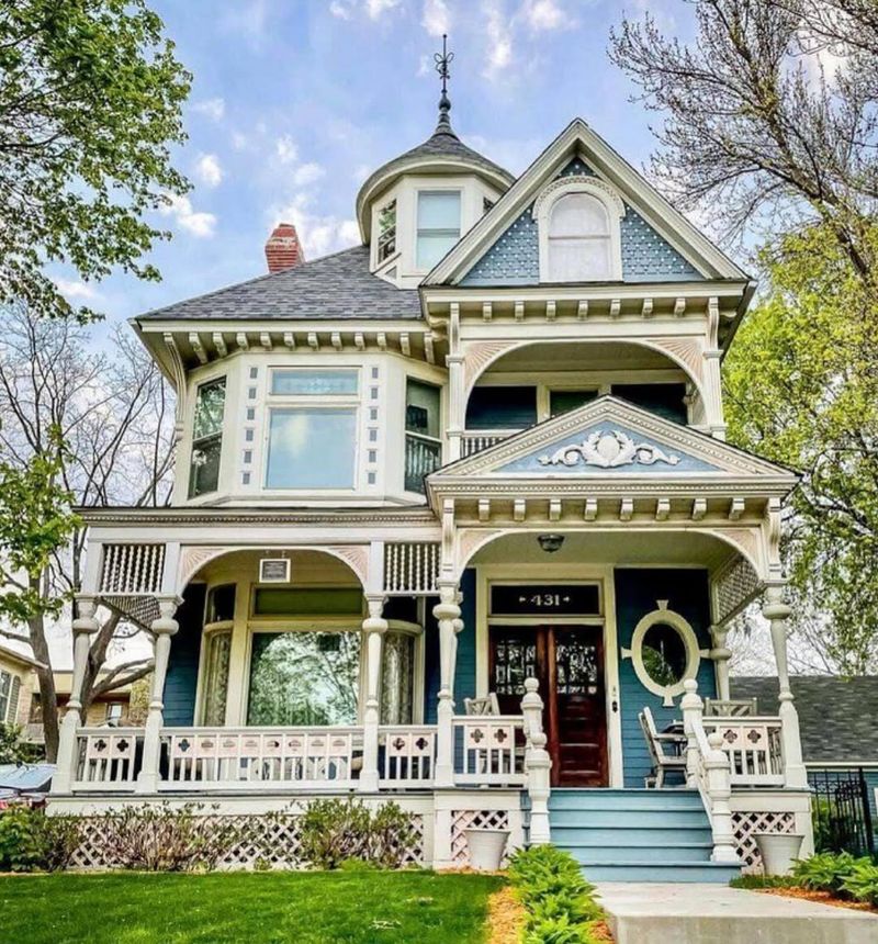 Victorian Charm With Modern Comforts
