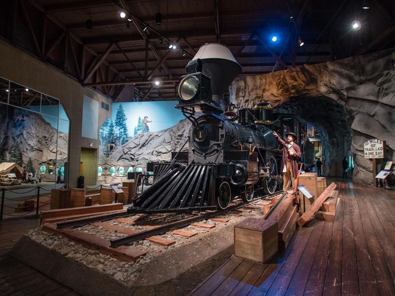 California's Most Beautiful Train Rides For An Unforgettable Adventure - Decor Hint California State Railroad Museum Excursions