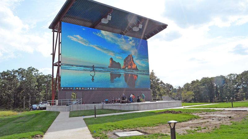 10 Missouri Drive-Ins Still Rolling Movies (And 4 That Shut Down) - Decor Hint Lakeside Drive‑In, Ashland