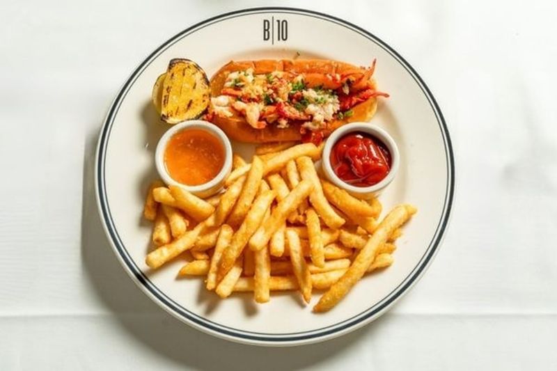 10 Oklahoma Lobster Roll Spots You'll Be Surprised To Find - Decor Hint Broadway 10 Bar & Chophouse (Oklahoma City)