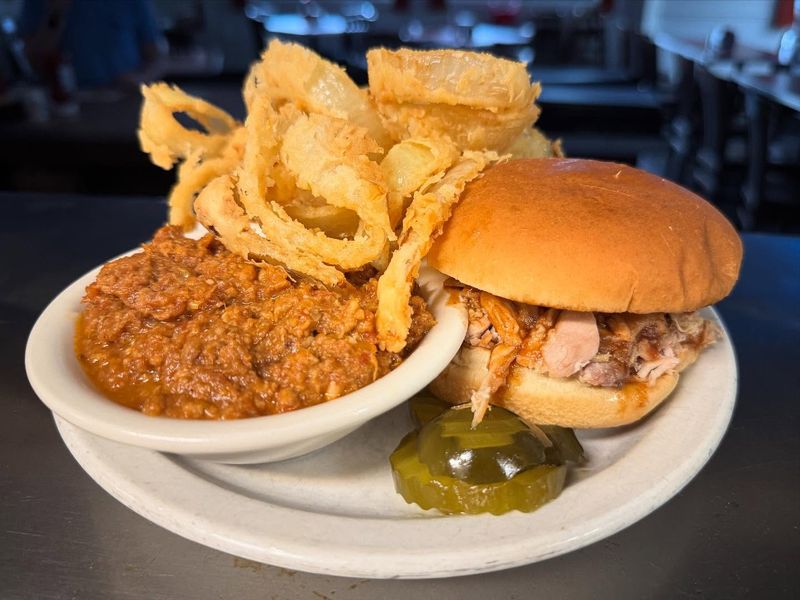 14 Georgia BBQ Spots Keeping Traditional Smokehouse Flavor Alive - Decor Hint Sprayberry's Barbecue - Newnan