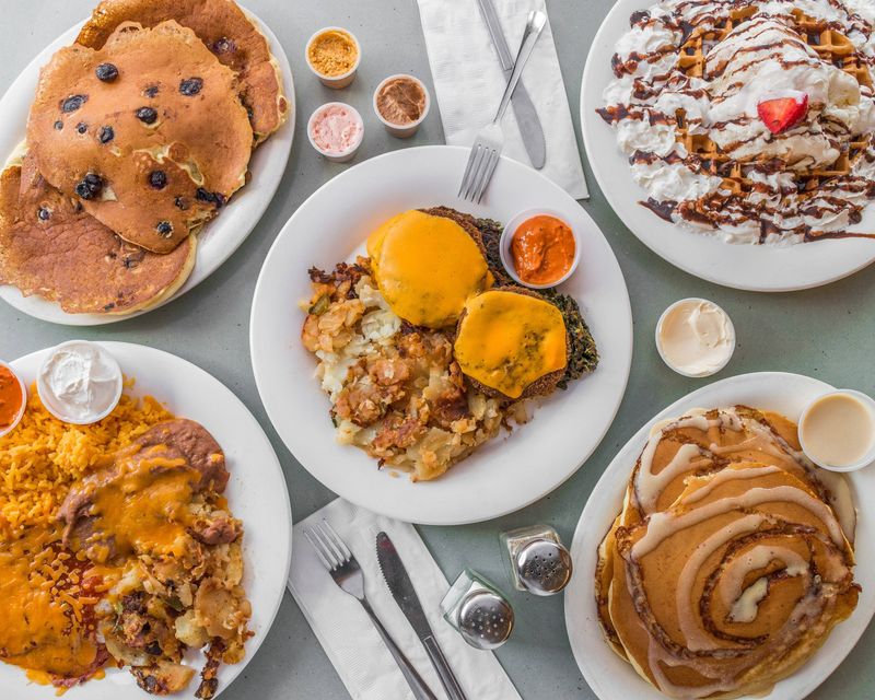 16 New York Diners Where Comfort Food Is Always On The Table - Decor Hint Tom's Restaurant - Brooklyn