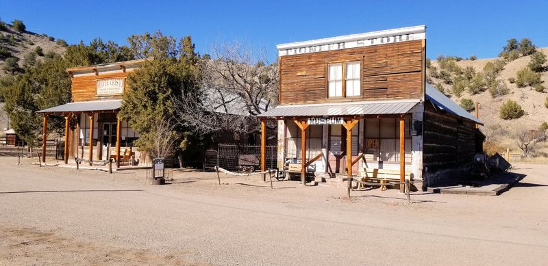 10 Forgotten Funlands In New Mexico Slowly Fading Beneath The Desert Sky - Decor Hint Las Cruces Pioneer Park Playground