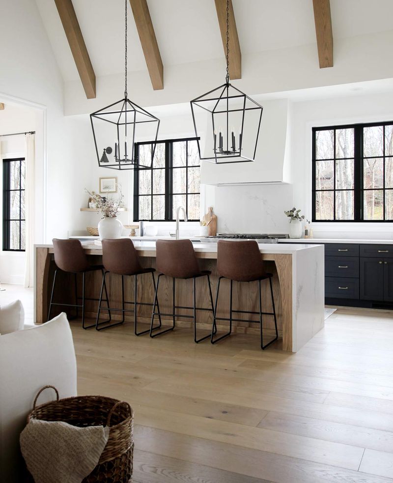 2000s Nevada Furniture Trends That Are Back To Slay Your Space - Decor Hint Sleek Bar Stools