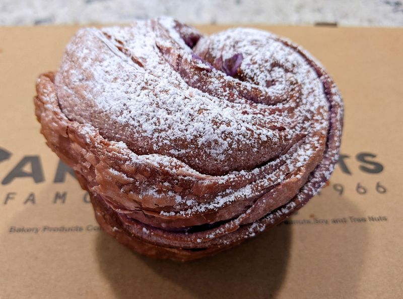 12 Nevada Cider-Donut Shops Bringing Autumn Vibes To The Desert - Decor Hint Carl's Donuts