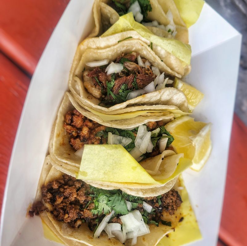 13 Oregon Mexican Restaurants Known For Bold, Authentic Salsa Creations - Decor Hint Tienda Y Panaderia Santa Cruz