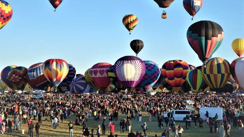 14 New Mexico Tourist Traps That Locals Avoid Like The Plague (But Visitors Can't Resist) - Decor Hint Albuquerque Balloon Fiesta