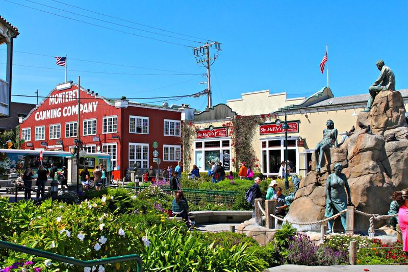 10 California Coastal Towns Overrun By Tourists, According To Locals - Decor Hint Monterey