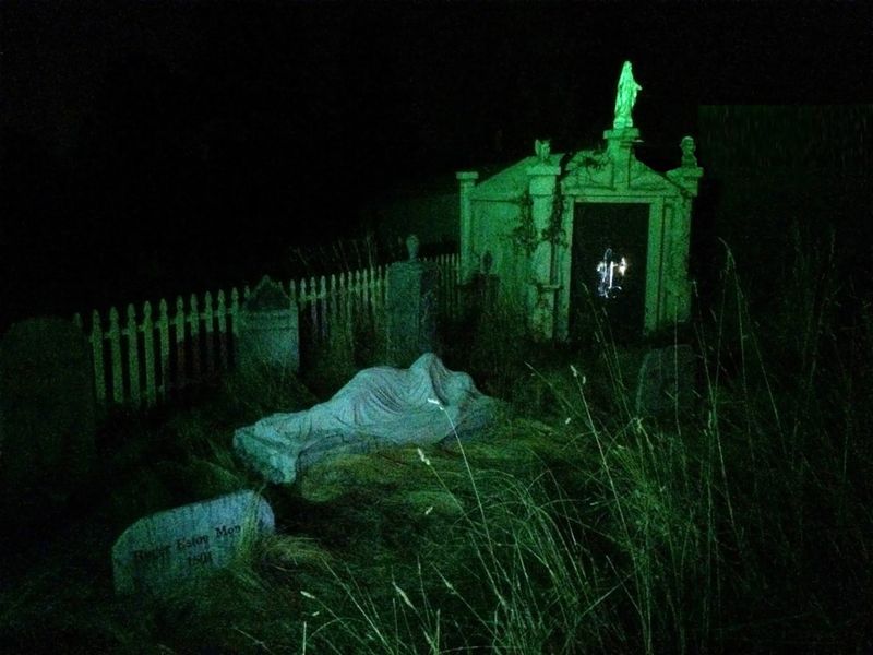 Oregon's 12 Most Creative Halloween Setups - Decor Hint Milburn's Haunted Manor, Hubbard