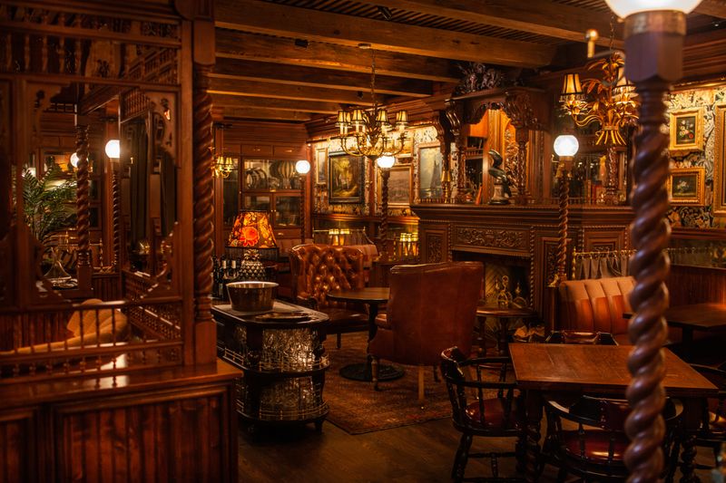 Armitage Alehouse: Chicago's Victorian Christmas Fantasy
