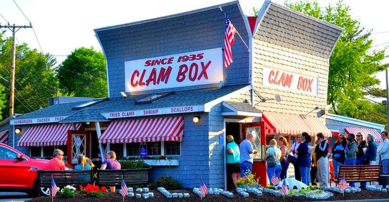 13 Off-The-Radar Massachusetts Restaurants Worth Discovering - Decor Hint The Clam Box, Ipswich