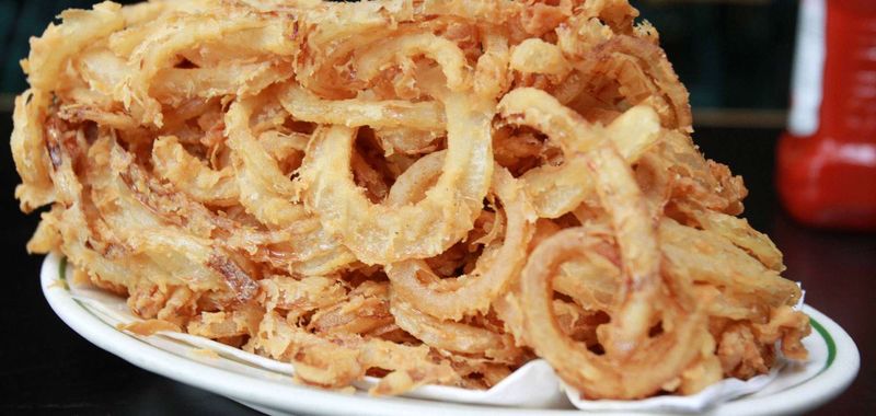 Illinois Hidden Restaurants Everyone Seems To Know About - Decor Hint Hackney's on Lake