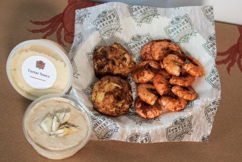 10 Maryland Seafood Joints Locals Skip - But Tourists Can't Stop Praising - Decor Hint Conrad's Crabs - Perry Hall