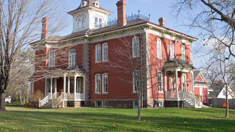 This Wisconsin Town Feels Straight Out Of That '70s Show - Decor Hint Generational Families Holding Down Roots