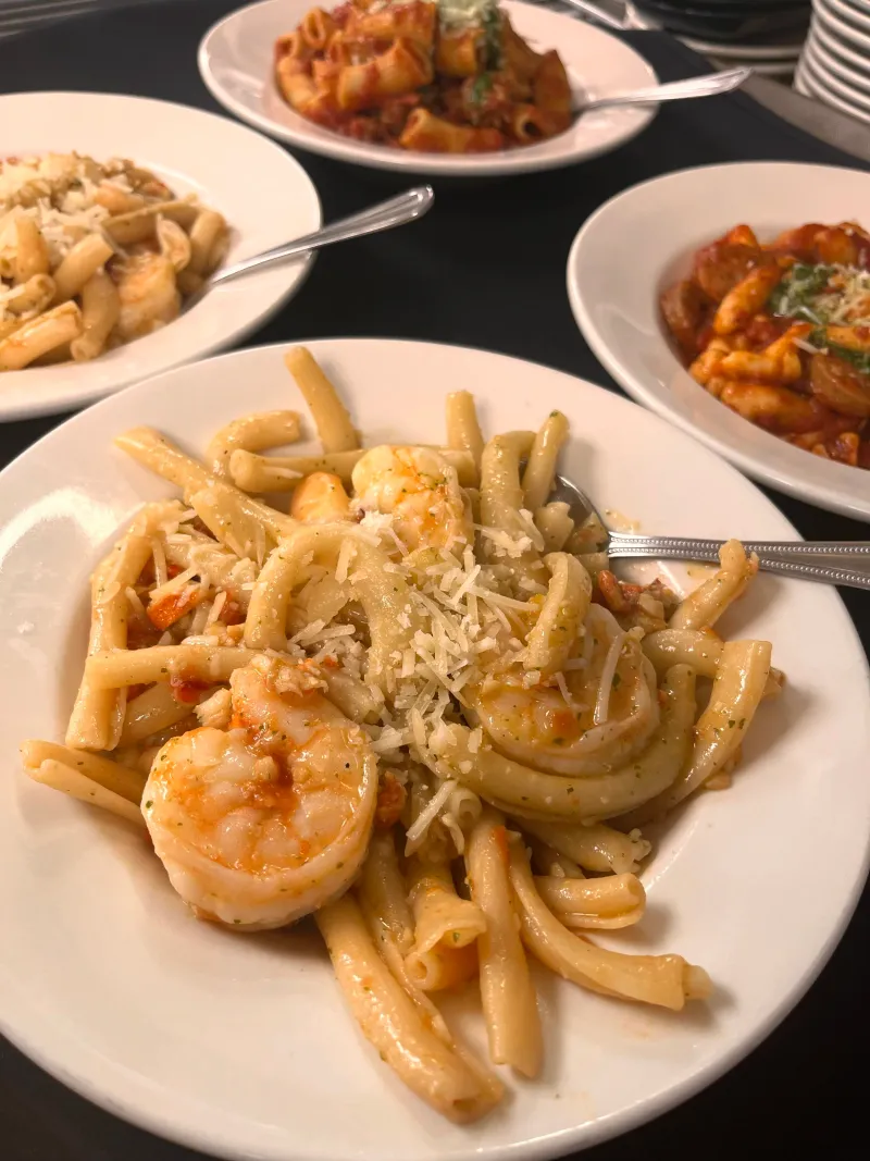 Charming Small-Town Restaurants In New Jersey Locals Love To Keep Secret - Decor Hint Blue Plate (Mullica Hill)