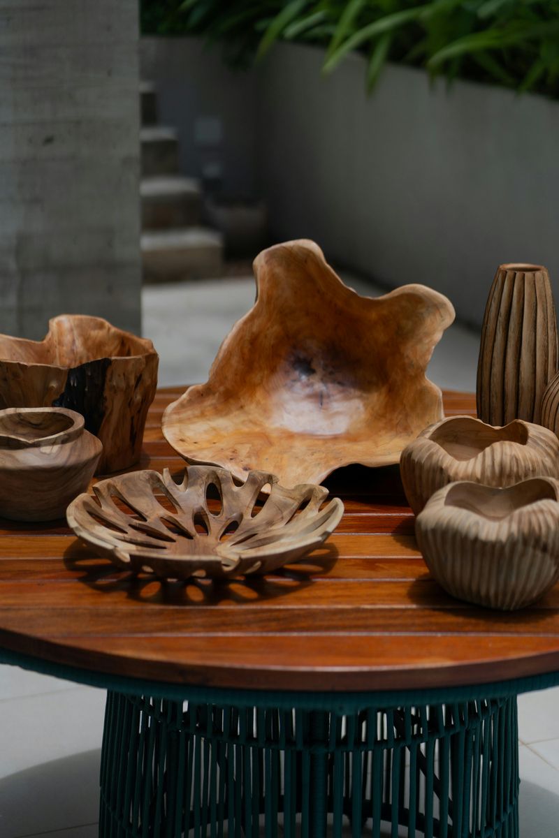 Household Items Boomers Tend To Keep Around - Decor Hint Decorative Vases And Bowls