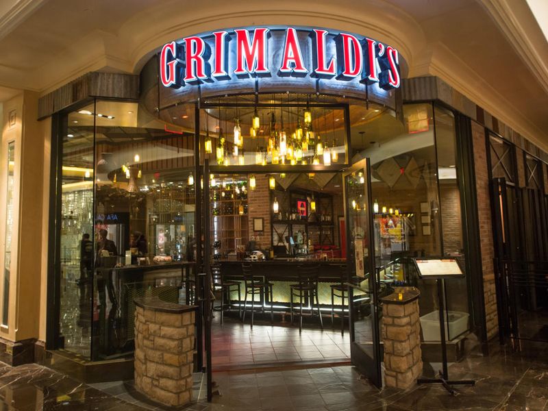 16 Nevada Pizza Places Keeping The Family-Style Tradition Alive - Decor Hint Grimaldi's Pizzeria