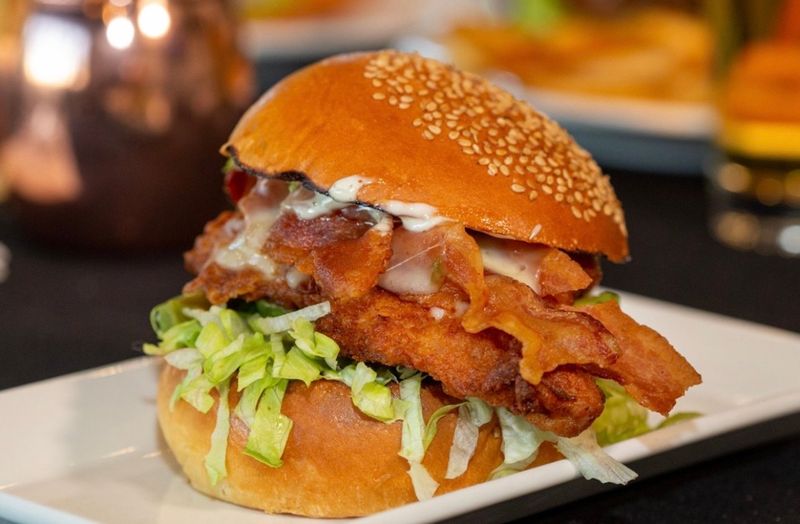 Must-Try Pennsylvania Eateries For Crispy, Juicy Fried Chicken - Decor Hint The Yard, Philadelphia