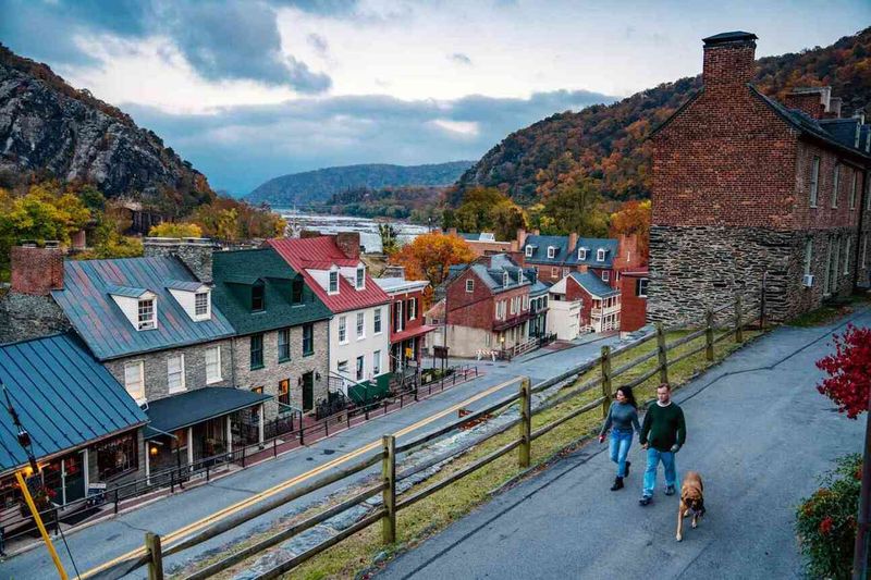 DC Day Trips That'll Make You Fall In Love With The Mid-Atlantic All Over Again - Decor Hint Harper's Ferry, West Virginia