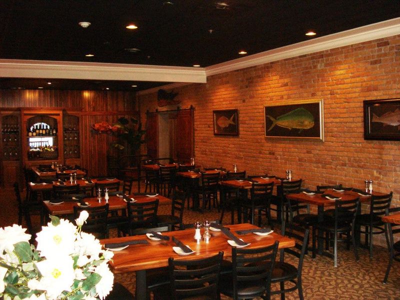 Where Flavor Meets The Lake: 19 Must-Try Florida Waterfront Restaurants - Decor Hint O'Bricks, Sarasota