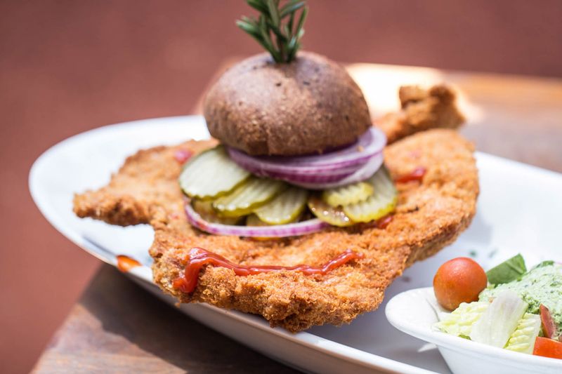 14 Hidden Gem Diners In Nevada With Tenderloin Sandwiches That Drip With Flavor - Decor Hint Mountain View Kitchen in Elko