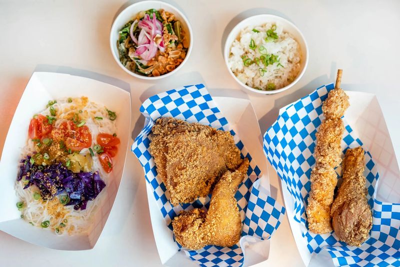 16 Washington Family-Owned Fried Chicken Restaurants Perfect For Rainy Days - Decor Hint Island Soul Rum Bar & Soul Shack (Seattle)