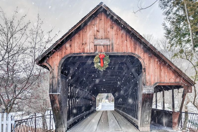 Lincoln Bridge: The Snow-Globe Setting
