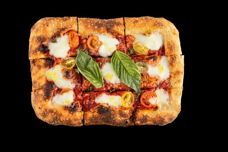 16 Nevada Pizza Places Keeping The Family-Style Tradition Alive - Decor Hint Pizzeria Monzu