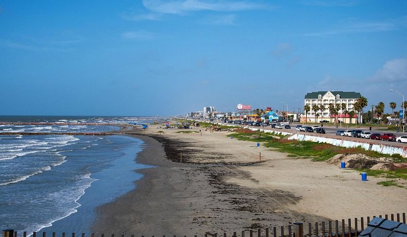 11 Texas Coastal Towns Overrun By Tourists, According To Locals - Decor Hint Galveston